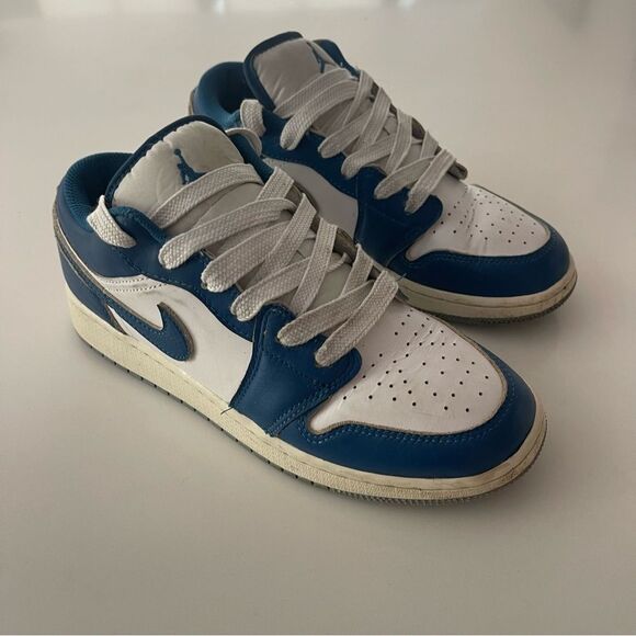 Nike KIDS AIR JORDAN 1 LOW SE 'INDUSTRIAL BLUE 6.5Y - Picture 12 of 16